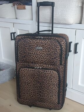 Medium checked 24" Leopard Print Rolling Suitcase - Brown/Black